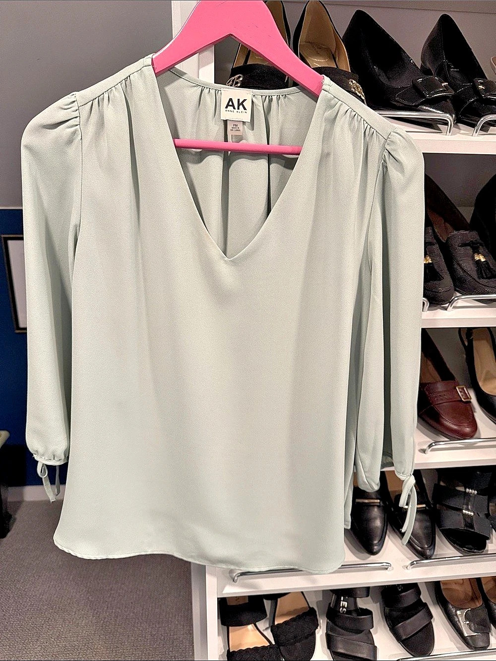 Anne Klein Tie Cuff Blouse in Green Like New